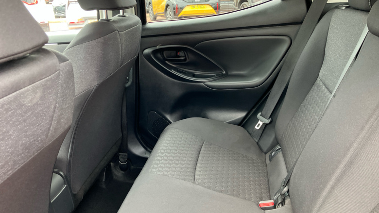 Toyota Yaris 1.5 Hybrid Design 5dr CVT Hybrid Hatchback